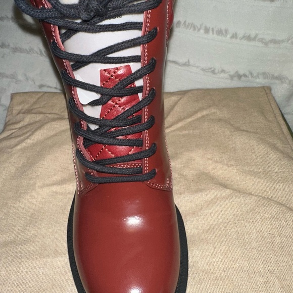 Size 36+. US 6.5. Garnett GUCCI boots. Wore them only once. - Picture 6 of 9